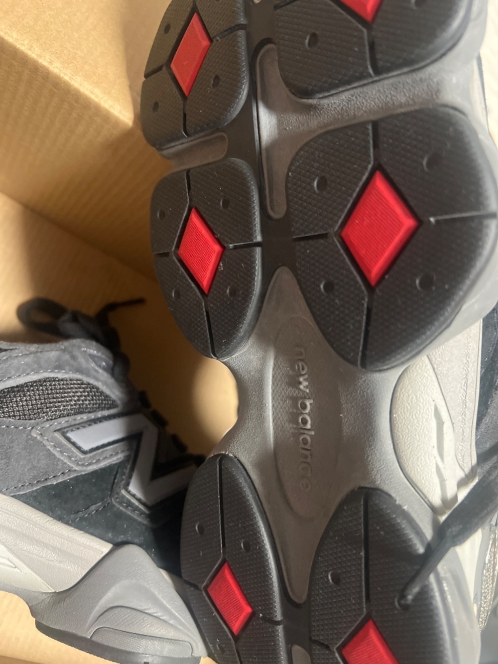 New Balance 9060 - Picture 3 of 4